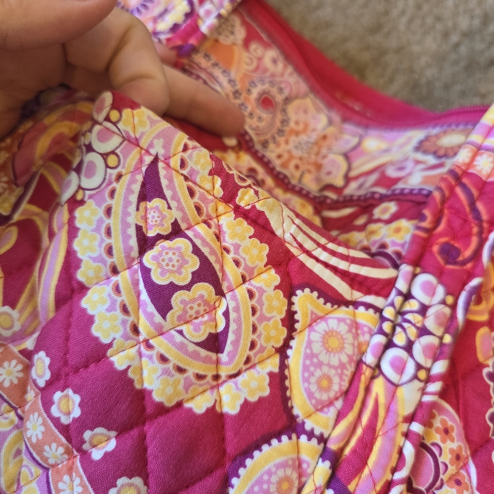 VERA BRADLEY LITTLE BETSY TOTE IN RASPBERRY FIZZ PATTERN. - Picture 7 of 8